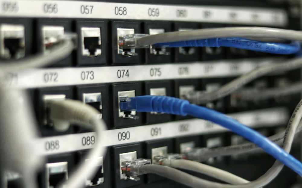 Netzwerkverkabelung am Patchfeld